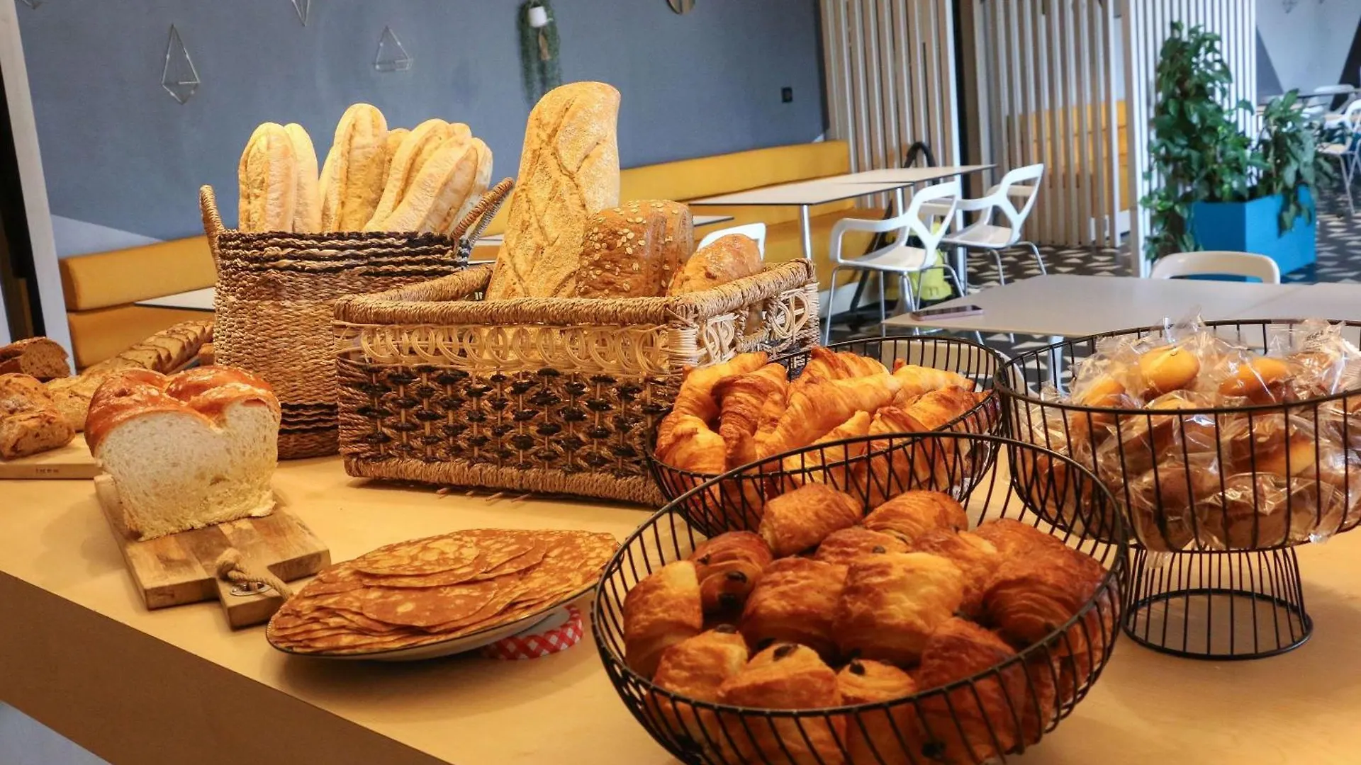 Ibis Styles Avignon Sud Hotel 3*,
